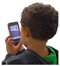 bambino e I-phone